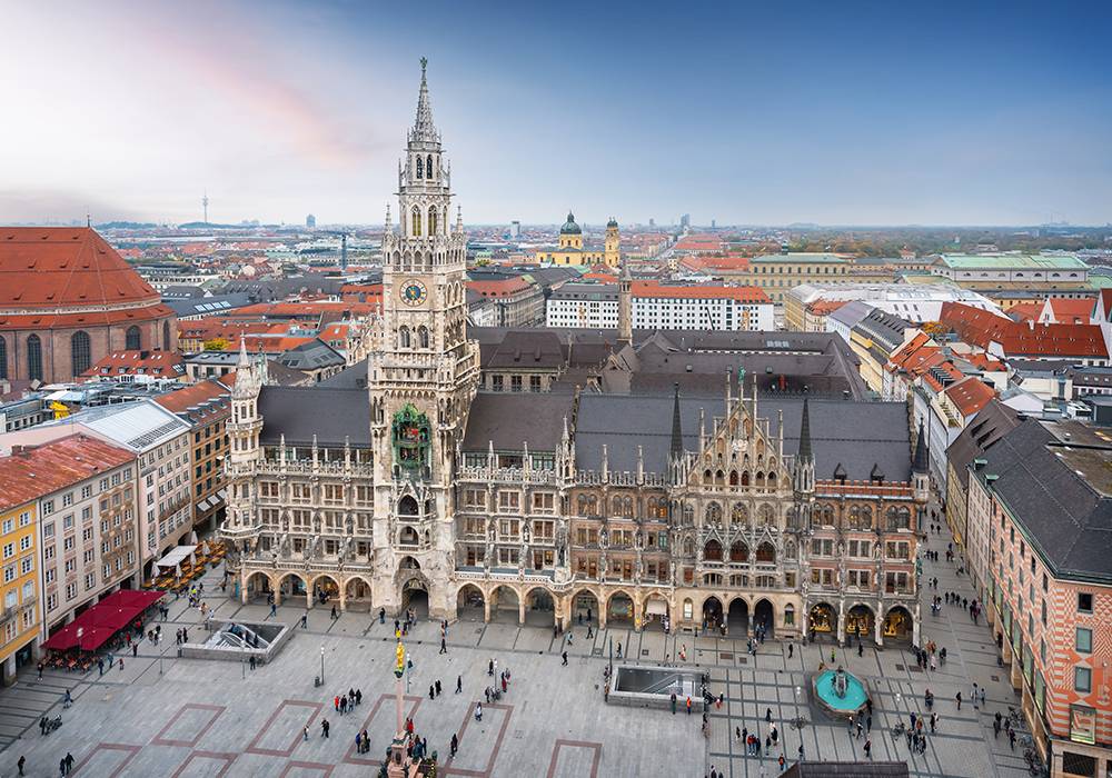 Aerial view of Marienplatz Square and New Town Hall at sunset - Munich, Bavaria, Germany